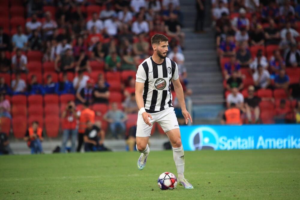 Marko Roganoviq – lojtari i parë që ishte në rrugë për të kaluar nga një klub në Kosovë në një klub serb