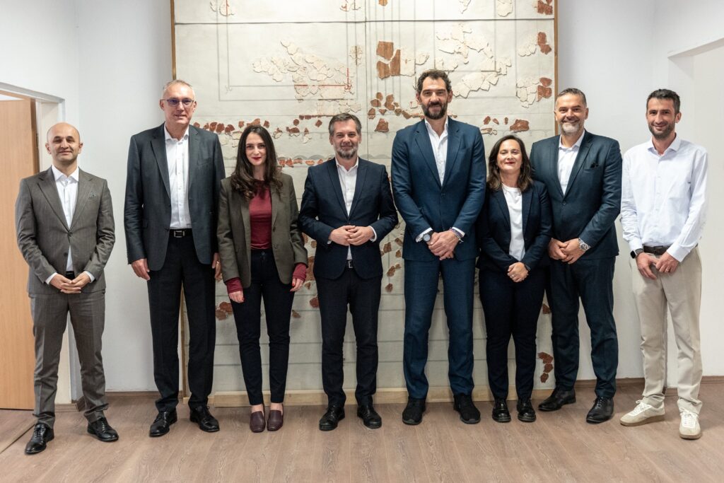 Jorge Garbajosa - Hajrullah Çeku - Arben Fetahu