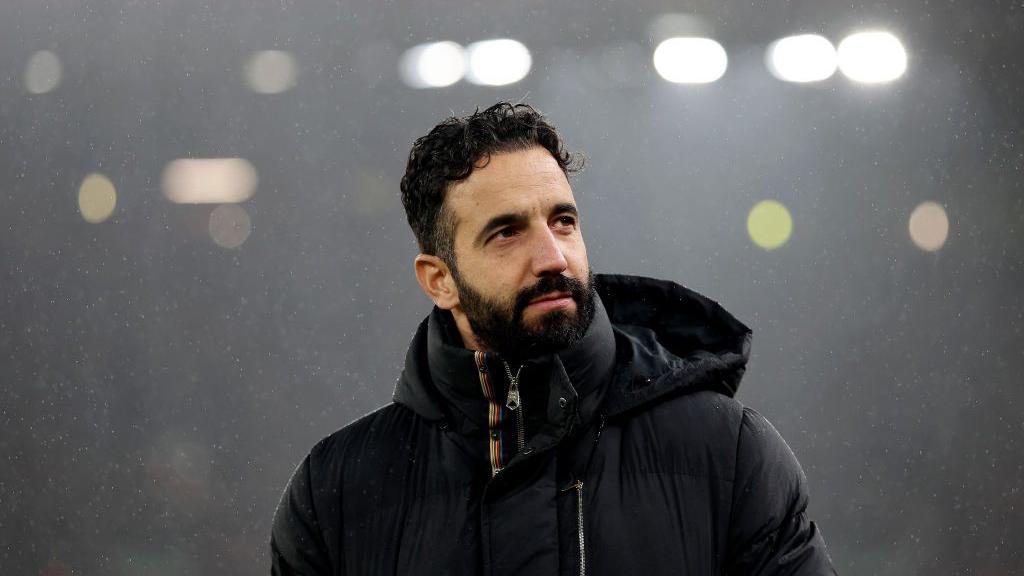 Manchester United thyen Anfieldin pas gati një dekade, Amorim shënon fitore historike