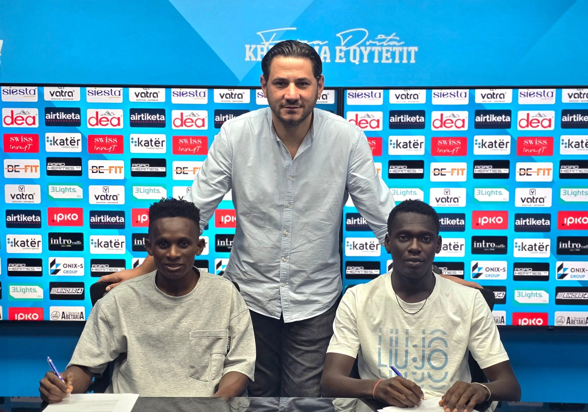 Mike Arthur dhe Morris Fuseini